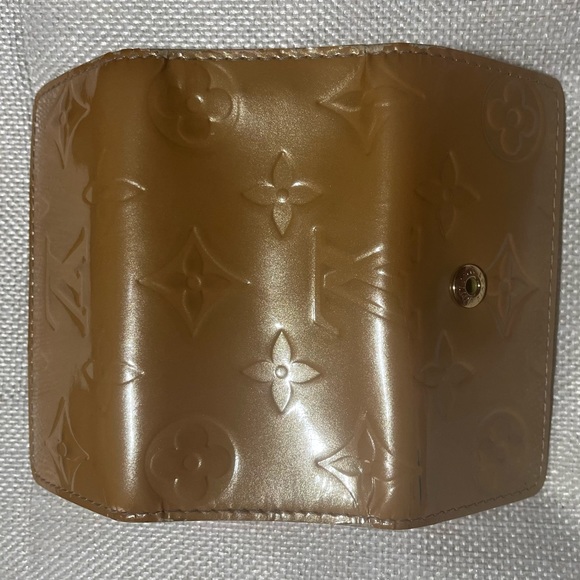 Louis Vuitton Monogram Vernis Multicles 4 ring key holder in beige / gold. - Picture 13 of 15